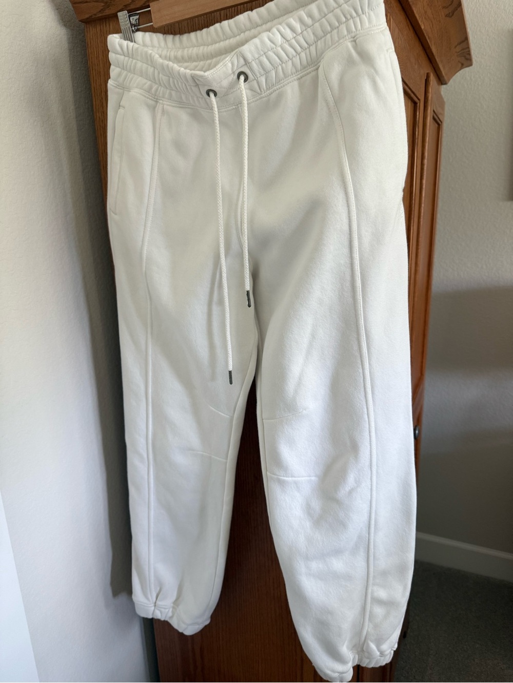 Free People Sprint to Finish Sweatpants for Women
31-32 waist
41-42 hips
30 len